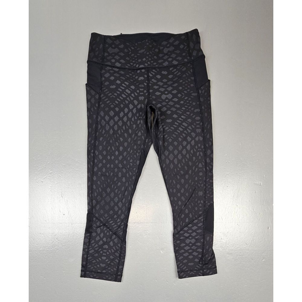Lululemon Leggings Womens Size 9. Rival Crop Lace Play Black.